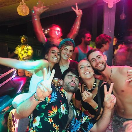 Beach Break Surf Hostel เวลิกามา ภายนอก รูปภาพ