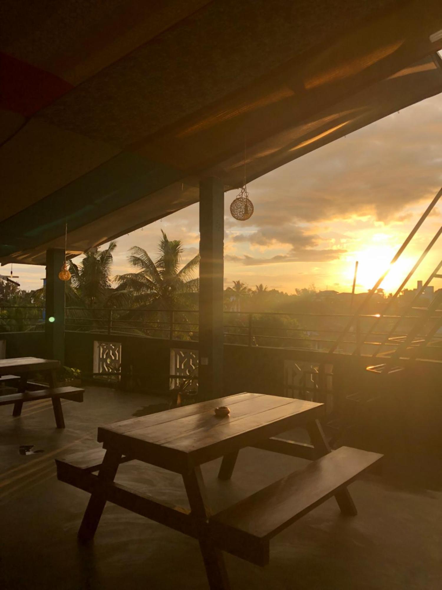 Beach Break Surf Hostel เวลิกามา ภายนอก รูปภาพ