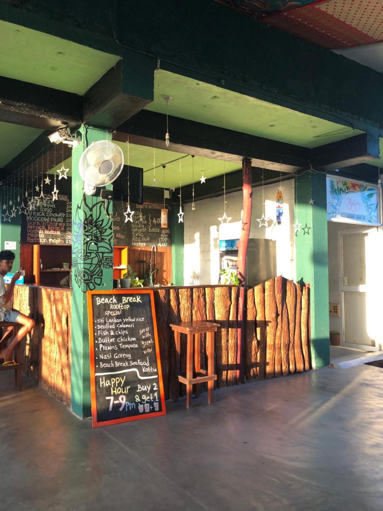 Beach Break Surf Hostel เวลิกามา ภายนอก รูปภาพ