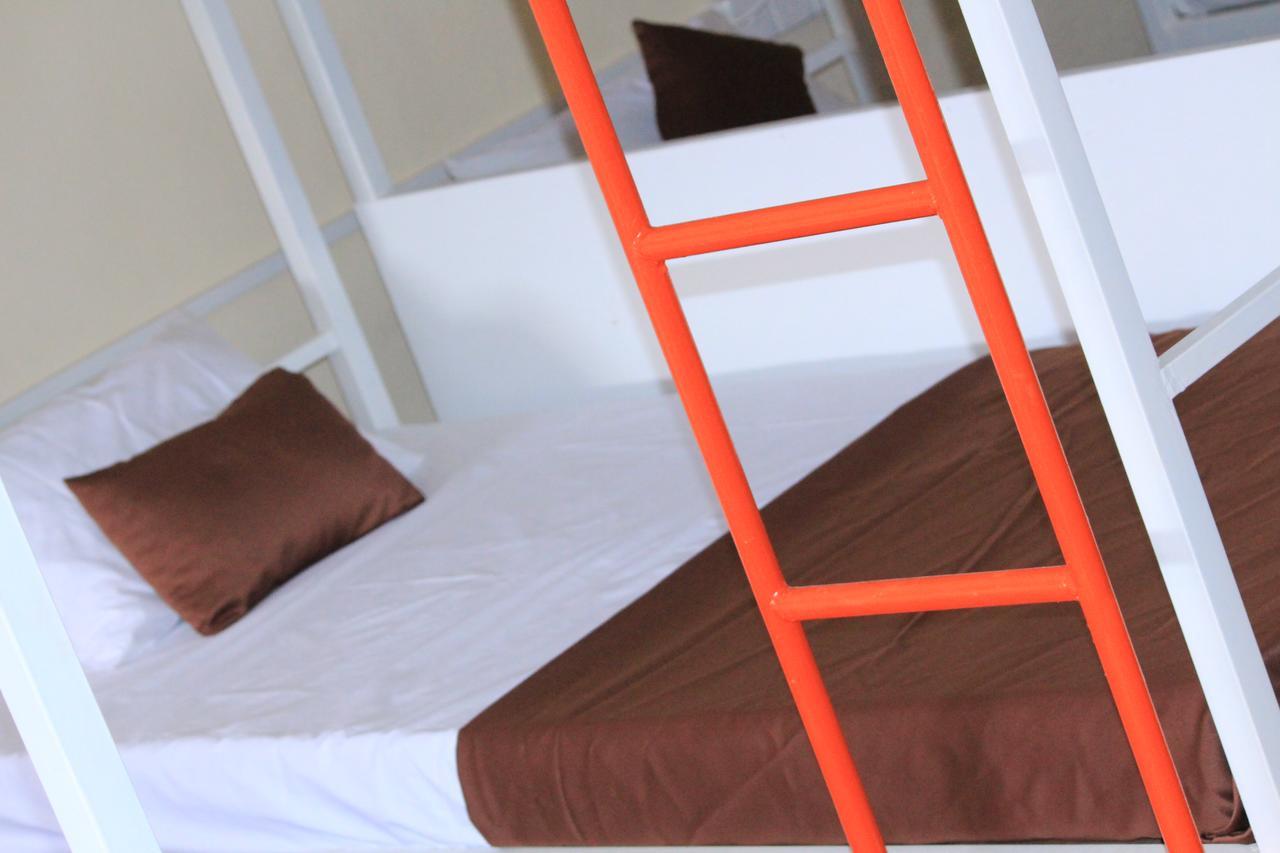 Beach Break Surf Hostel เวลิกามา ภายนอก รูปภาพ