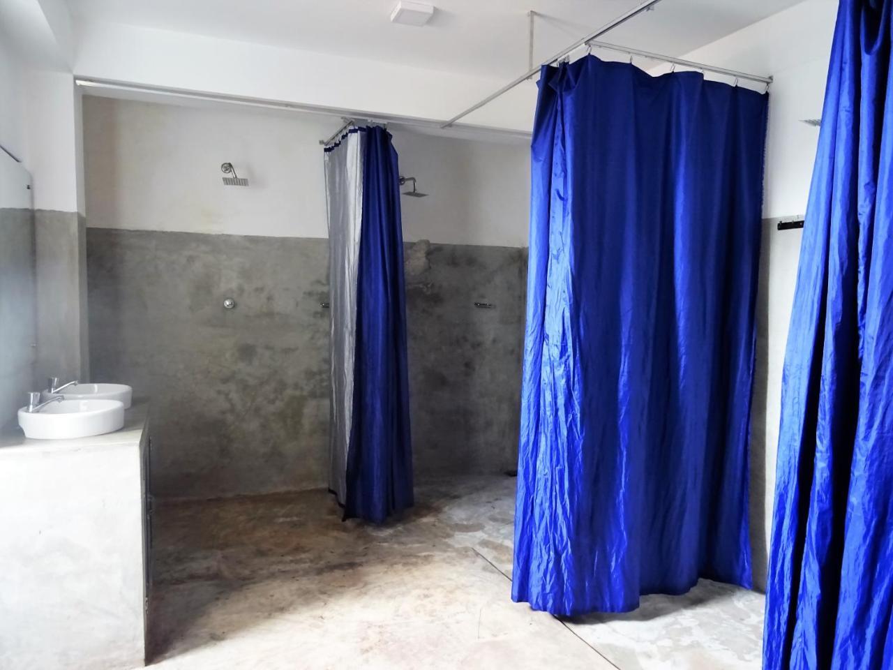Beach Break Surf Hostel เวลิกามา ภายนอก รูปภาพ